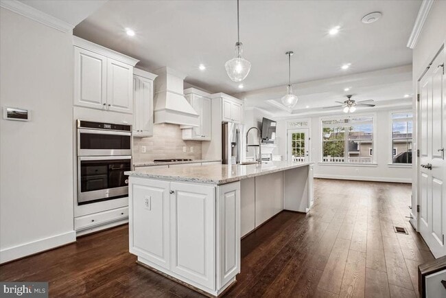 Building Photo - 3016 20th St S