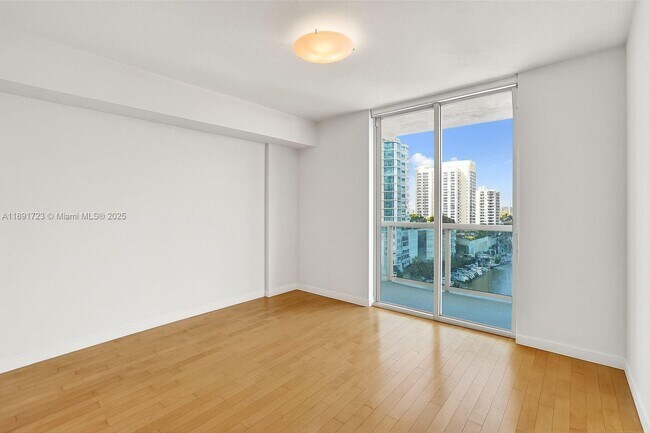 Building Photo - 7900 Harbor Island Dr