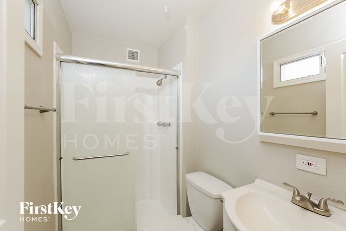Building Photo - 402 E Dunbar Dr