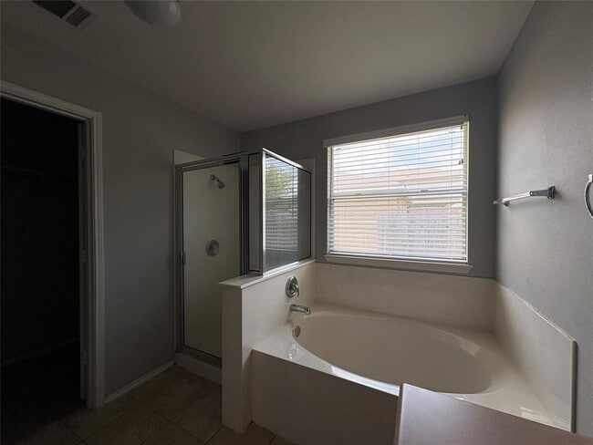 Building Photo - 1034 W South St