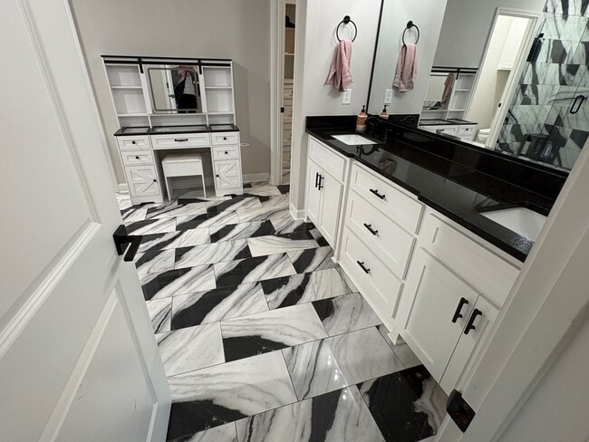 Building Photo - 3013 Sue St