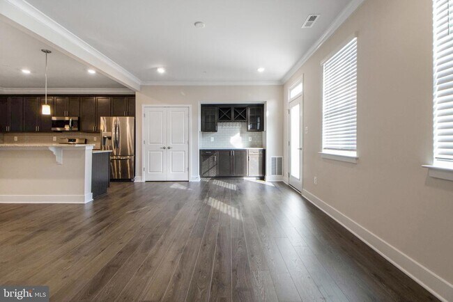 Building Photo - 7960 -B Potter Pl