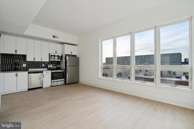 Building Photo - 1643 N 2nd St