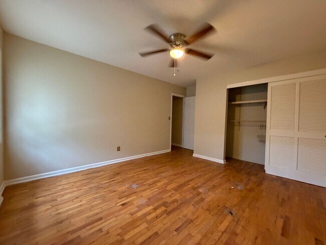 Building Photo - 19 Briarcliff Rd