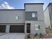 Building Photo - Brand New DR Horton Home Close to UNR!