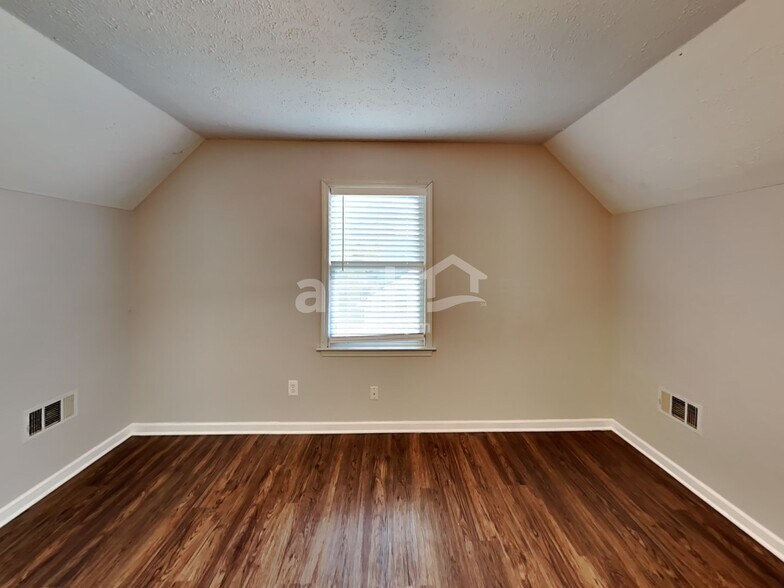 Building Photo - 420 Etowah Valley Way