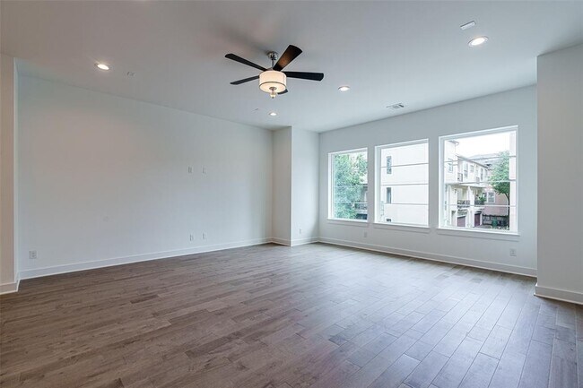Building Photo - 5210 Schuler St