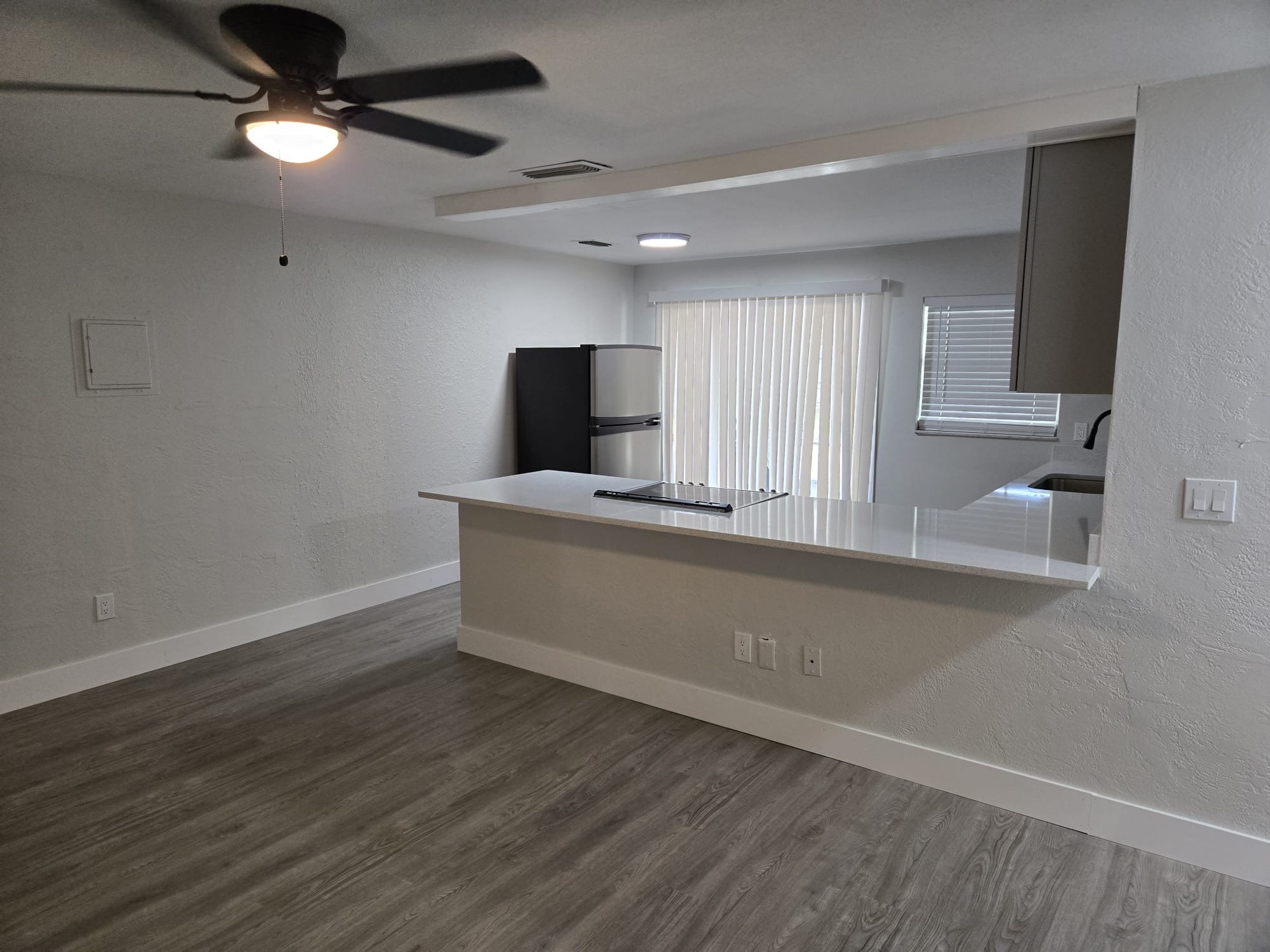 Building Photo - 266 Diamond St