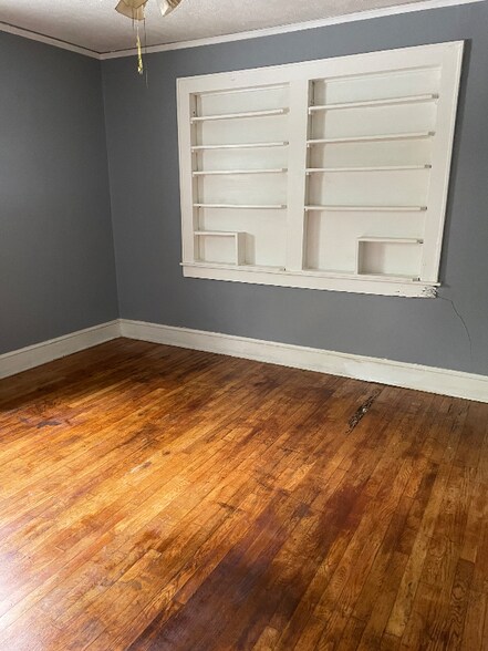 Building Photo - 111 Greenbrier Ct