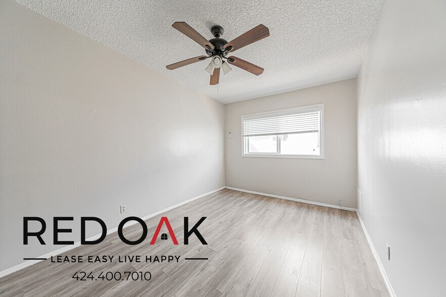 Building Photo - 2036 E Whiting Ave