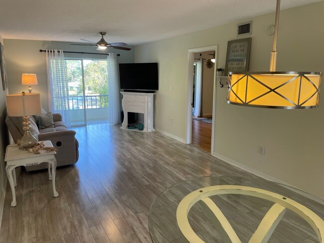 Building Photo - Charming Remodeled 2-Bed, 1-Bath Condo at ...