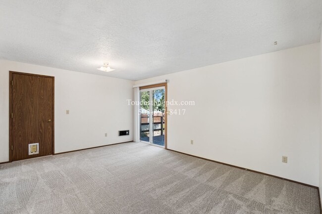 Building Photo - 1440 Columbia Ave
