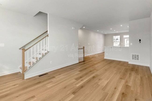 Building Photo - 14024 Sunrise Valley Dr