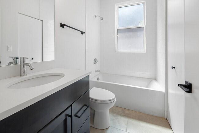 Building Photo - 1921 W Summerdale Ave