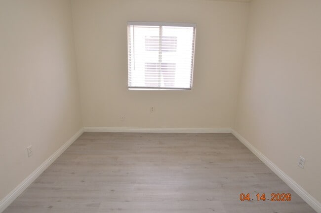 Building Photo - 9330 Cool Creek Ave