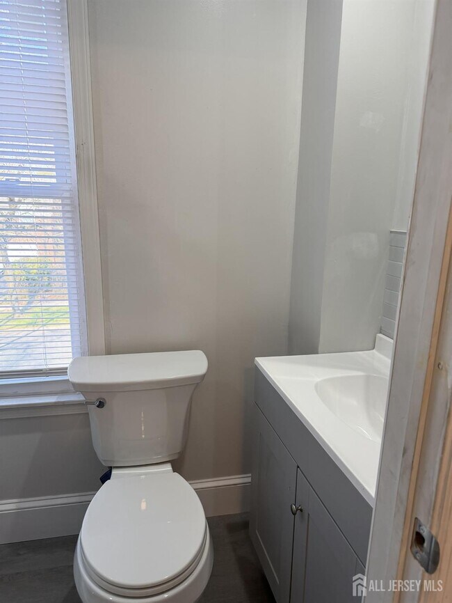 Building Photo - 332 N 4th Ave