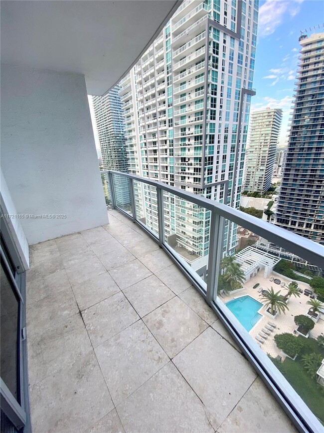 Building Photo - 1060 Brickell Ave