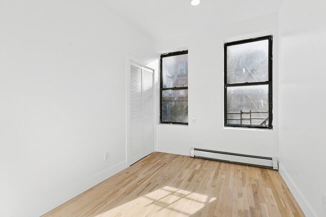 Building Photo - 441 W 151st St