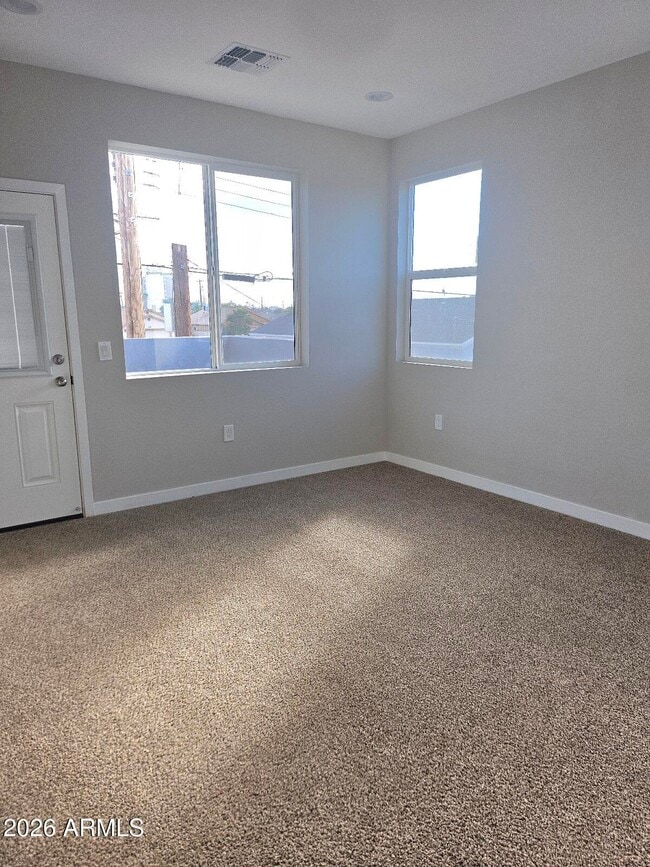 Building Photo - 1401 S 11th Ave