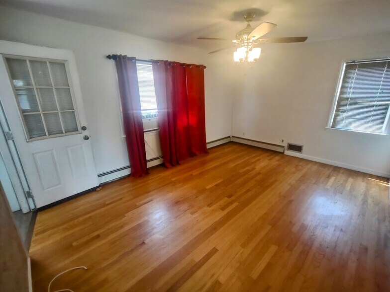 Living Room - 11 Jefferson St