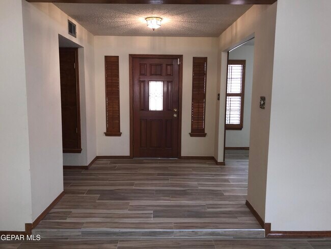 Building Photo - 1392 Adabel Dr