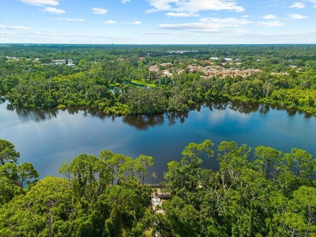 Building Photo - 8240 Cypress Lake Dr