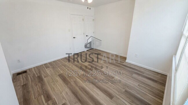 Building Photo - 196 W Duncannon Ave
