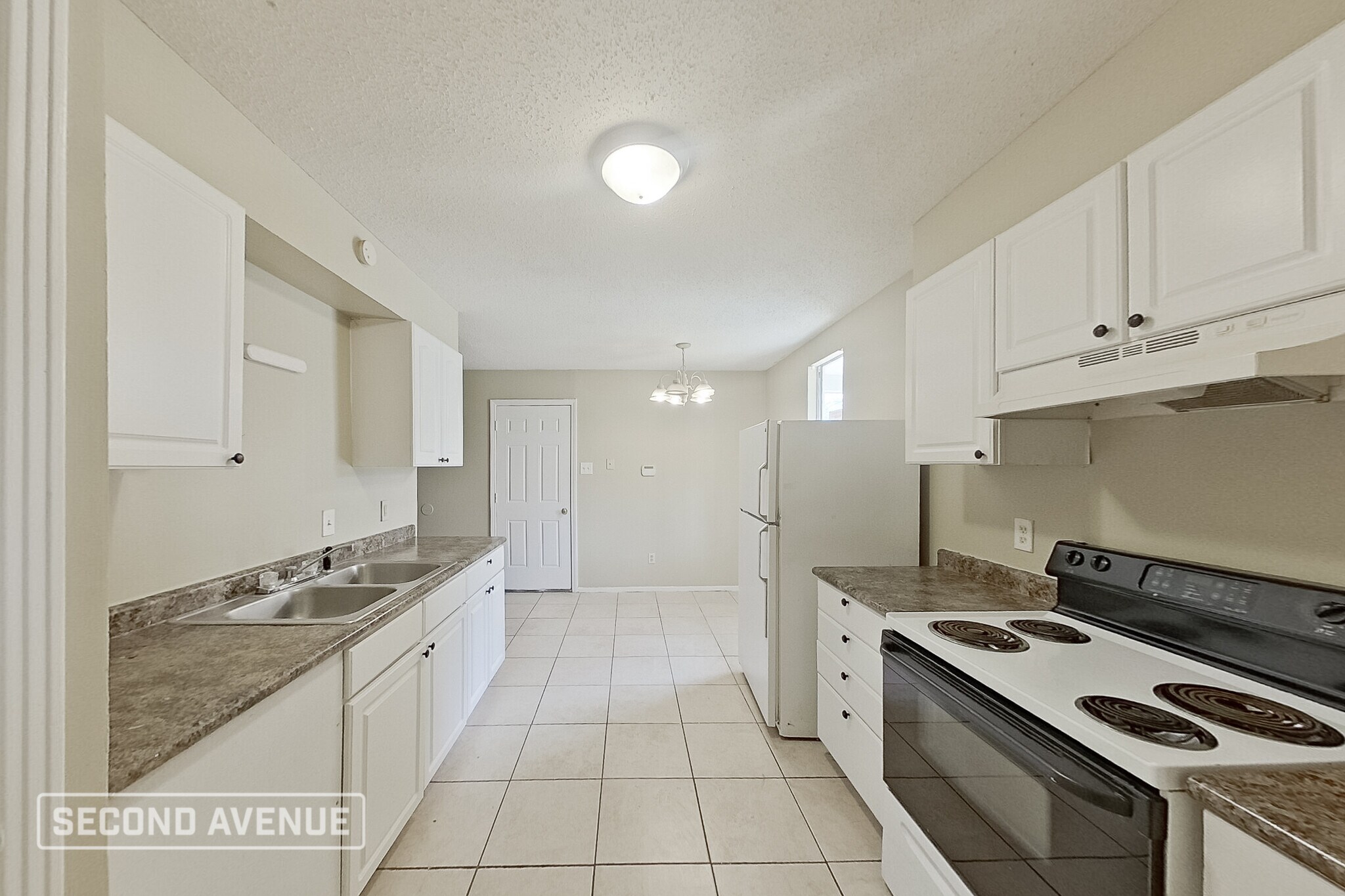 Building Photo - 5792 Jardin Pl