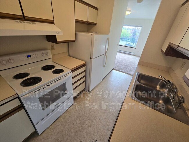 Building Photo - 1252 Nevada St