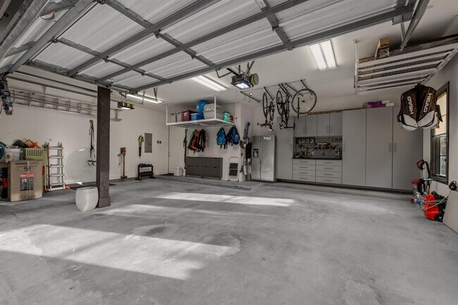 Building Photo - 4720 Rockcliff Rd