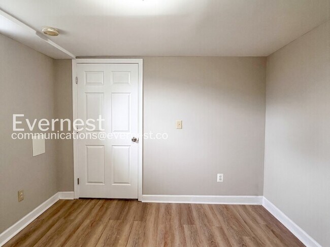 Building Photo - 1408 Cedarcroft Rd