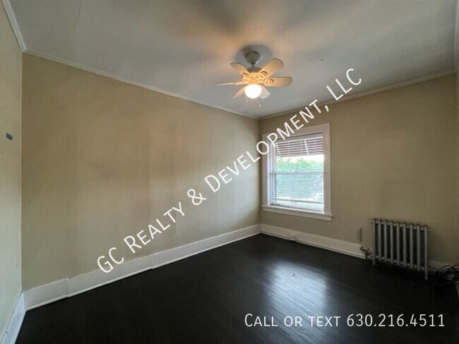 Building Photo - 532-534 Crescent Blvd