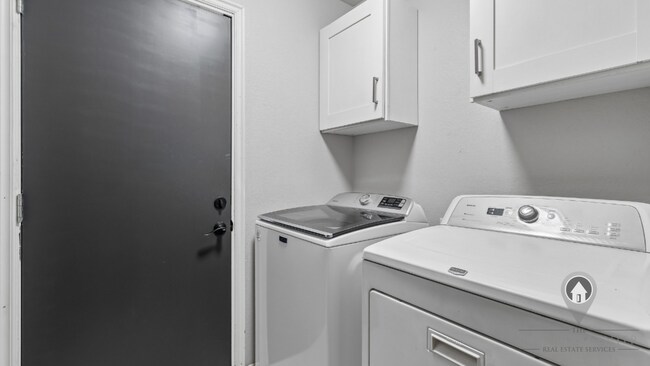 Building Photo - Modern Comfort in Deer Creek School District