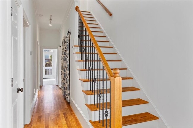 Building Photo - 224 Lampkin St NE