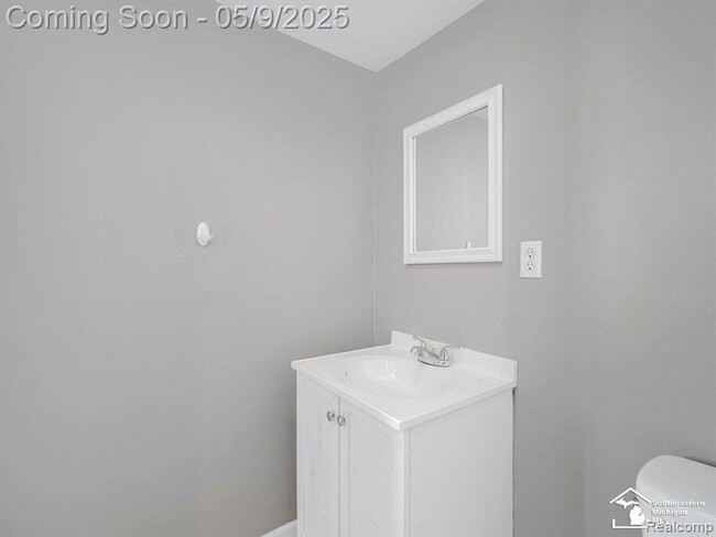 Building Photo - 3362 5th St