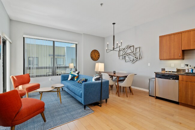 Building Photo - 889 Date St