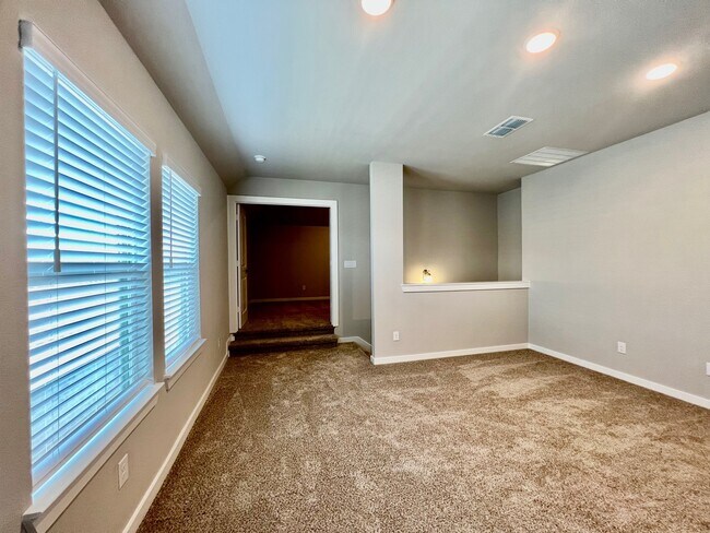 Building Photo - 31711 Splitting Willow Ln