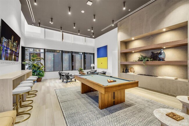 Building Photo - 225 N Miami Ave