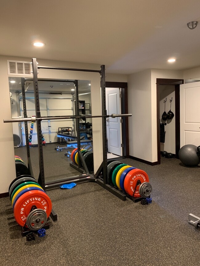 Building Photo - 7160 27th Ave SW