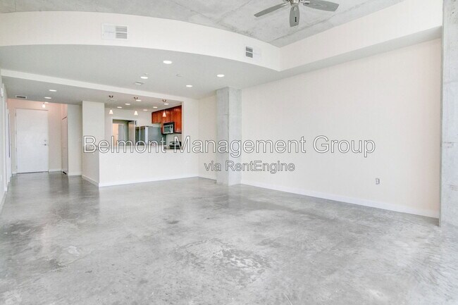 Building Photo - 525 E Jackson St