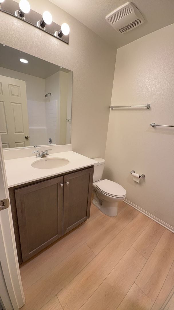 Building Photo - 4 BEDROOM, 3 BATH VICTORVILLE HOME