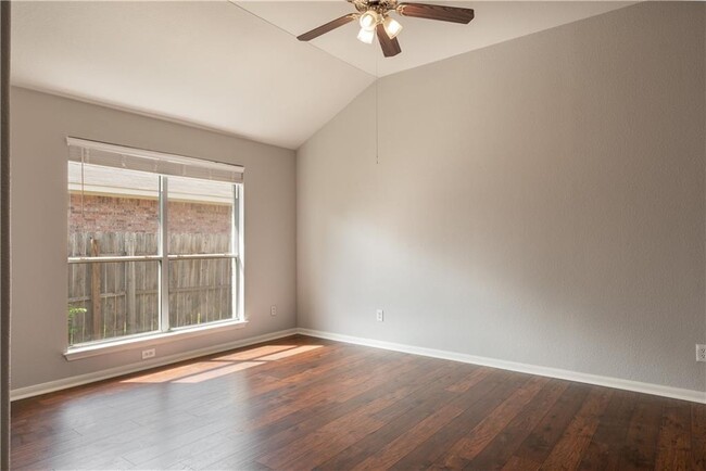 Building Photo - 1517 Hollyhock Ct