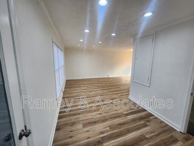 Building Photo - 3700 Taylorsville Rd