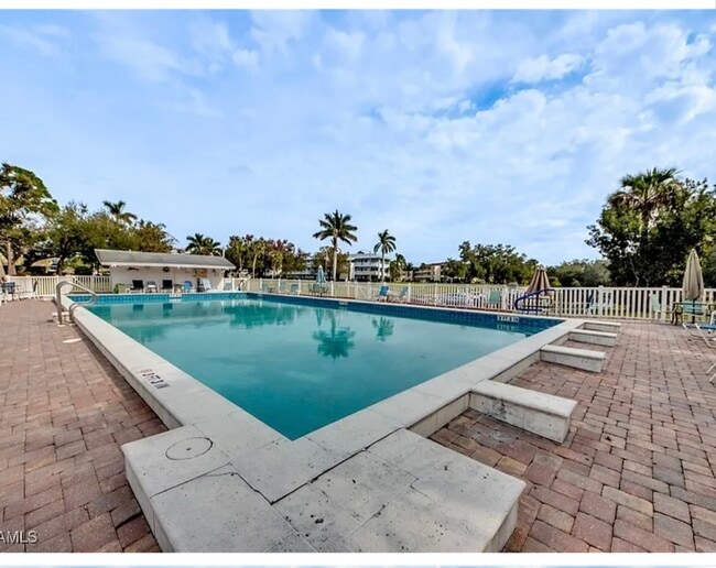 Primary Photo - 1521 Tropic Terrace