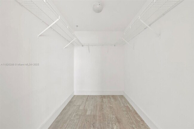 Building Photo - 650 West Ave