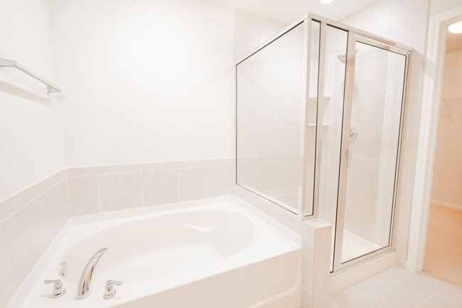 Building Photo - Spacious Living in the Heart of West Ashley