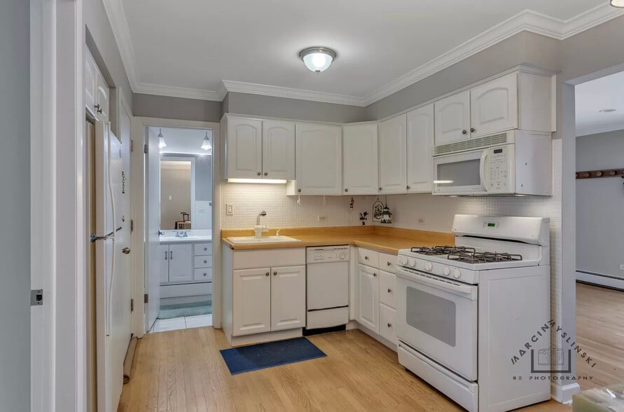 Kitchen - 6464 N Northwest Hwy
