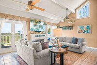 Building Photo - 165 Beach View