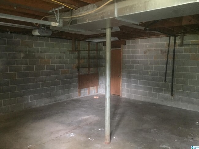 Building Photo - 516516 Windy Ln