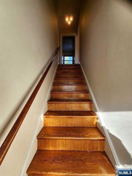 Primary Photo - 63 W Hudson Ave
